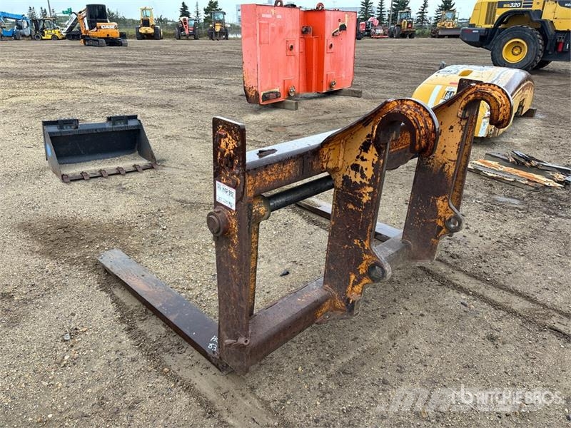 48 in Q/C Wheel Loader Forks - Fits Case 621D Villák