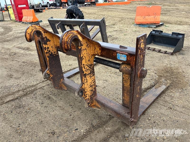 48 in Q/C Wheel Loader Forks - Fits Case 621D Villák