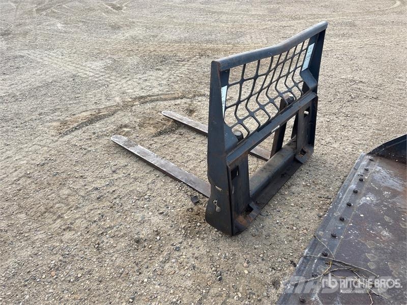 48 in Skid Steer Forks Vilice