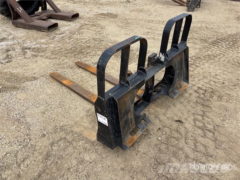 48 in Skid Steer Forks - Fits Bobcat T750 Građevinarske viljuške