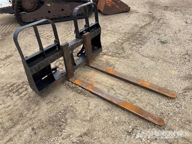 48 in Skid Steer Forks - Fits Bobcat T750 Građevinarske viljuške