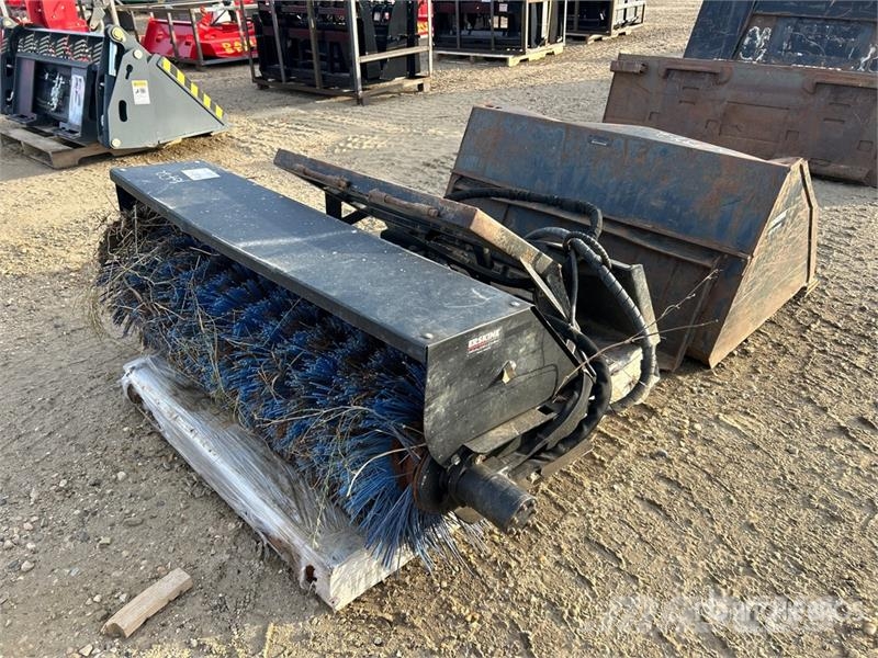 48 in Skid Steer Sweeper w/Rear Guard and  in Snow Drugi deli