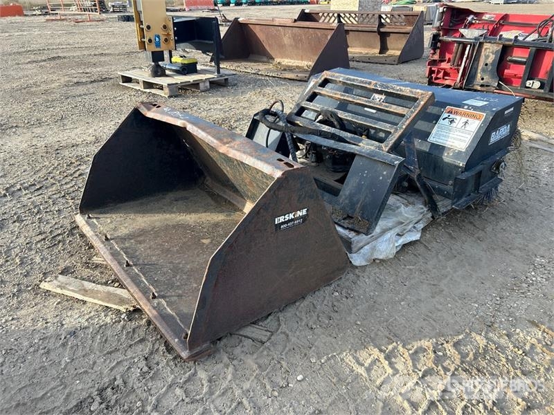  48 in Skid Steer Sweeper w/Rear Guard and  in Snow Drugi deli