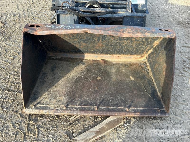  48 in Skid Steer Sweeper w/Rear Guard and  in Snow Drugi deli