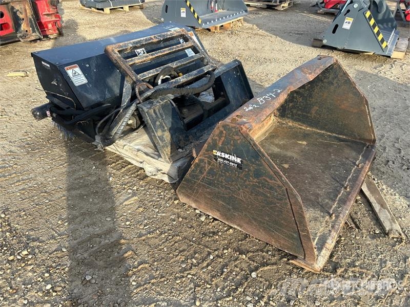  48 in Skid Steer Sweeper w/Rear Guard and  in Snow Drugi deli