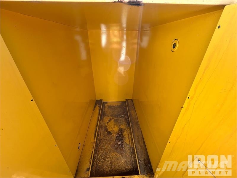 48 in x 30 in x 50 in Hazmat Cabinet Andre komponenter