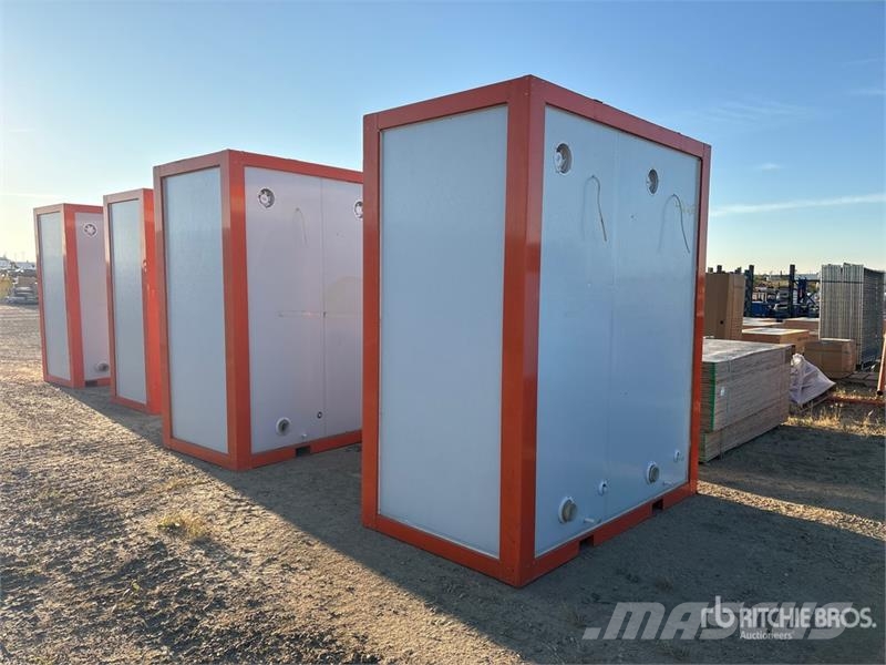 48 in x 86 in Double Stall Portable Toilet (Unused Andre komponenter