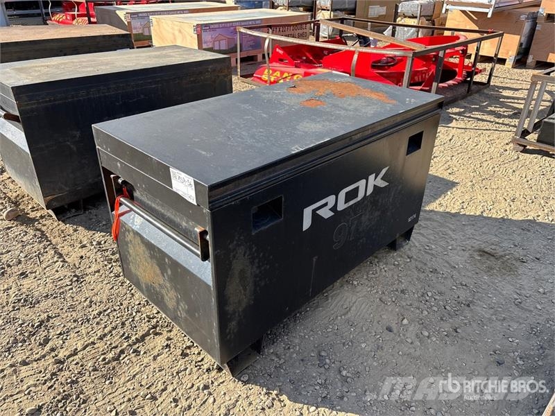 48 x 24 x 28 in Tool Box Muu