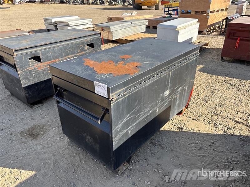 48 x 24 x 28 in Tool Box Muu