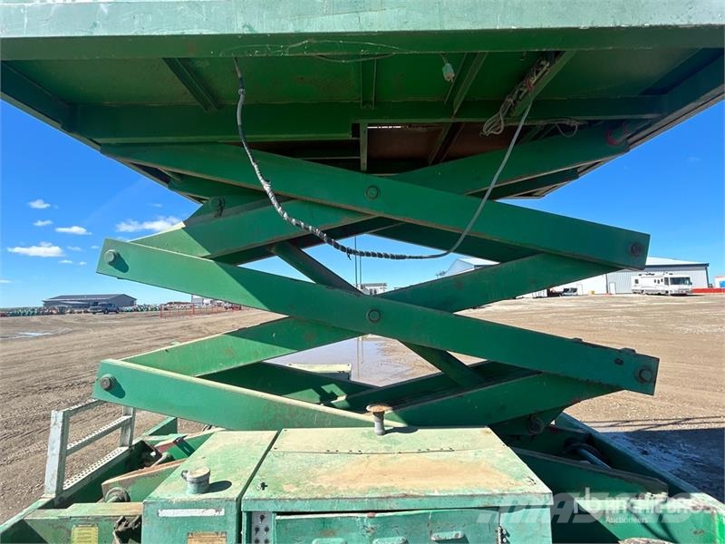 4x4 Dual Fuel Scissor Lift Käärtõstukid