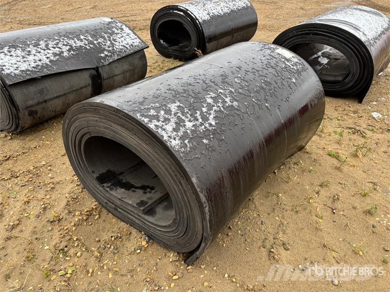 50 ft of 52 in x 1 in Rubber Matting (Unused) Bouw - Overige