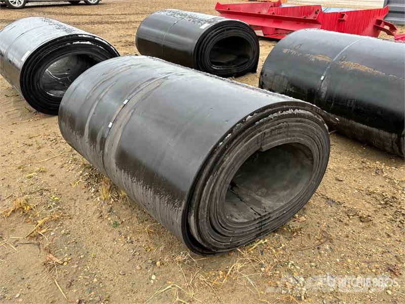 50 ft of 52 in x 1 in Rubber Matting (Unused) Bouw - Overige