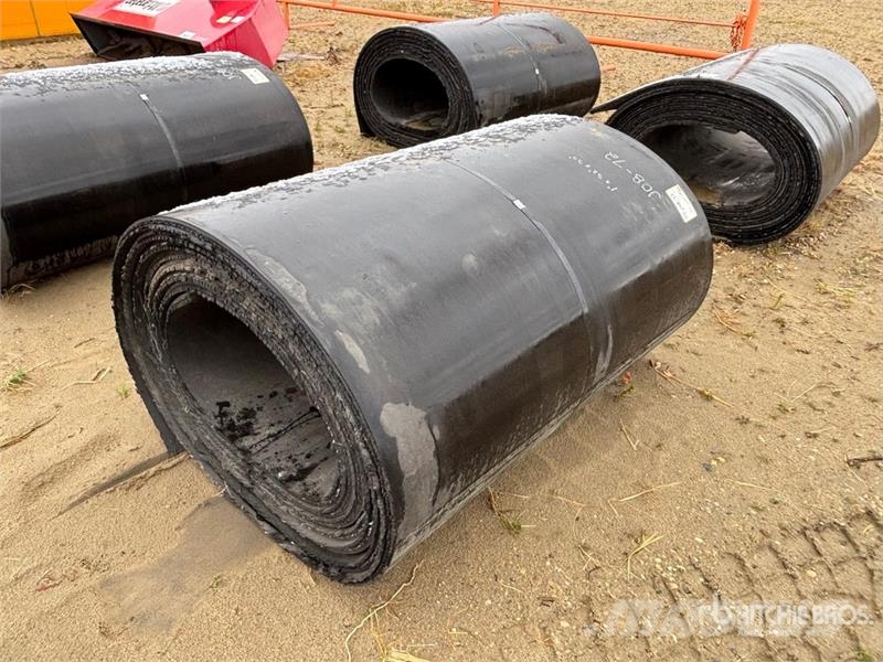 50 ft of 52 in x 1 in Rubber Matting (Unused) معدات البناء - غير ذلك