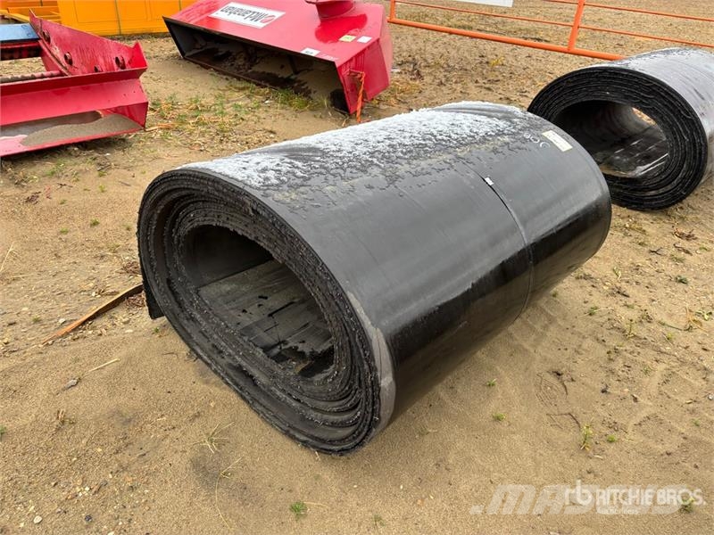  50 ft of 52 in x 1 in Rubber Matting (Unused) Építőipar - Egyebek