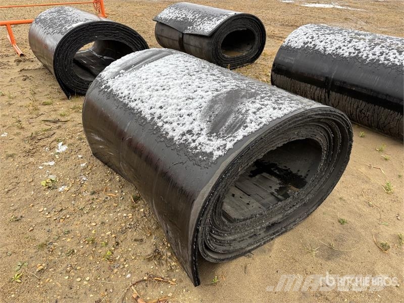  50 ft of 52 in x 1 in Rubber Matting (Unused) Építőipar - Egyebek