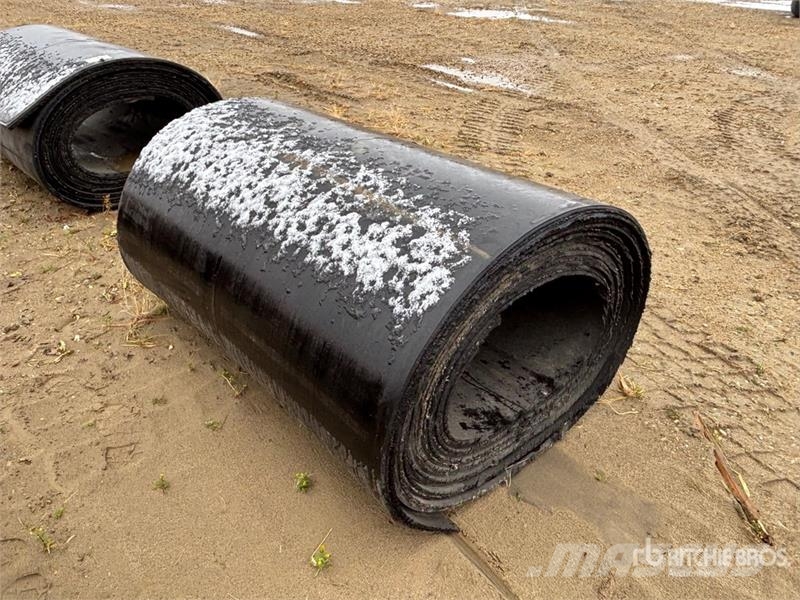 50 ft of 52 in x 1 in Rubber Matting (Unused) معدات البناء - غير ذلك