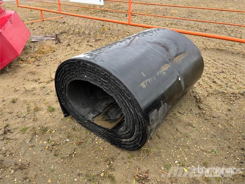 50 ft of 52 in x 1 in Rubber Matting (Unused) Bouw - Overige