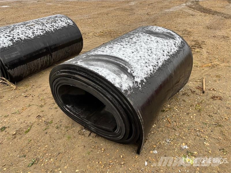  50 ft of 52 in x 1 in Rubber Matting (Unused) Építőipar - Egyebek