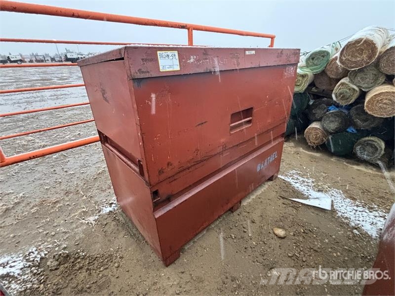  50 in x 30 in x 51 in Job Site Box مكونات أخرى