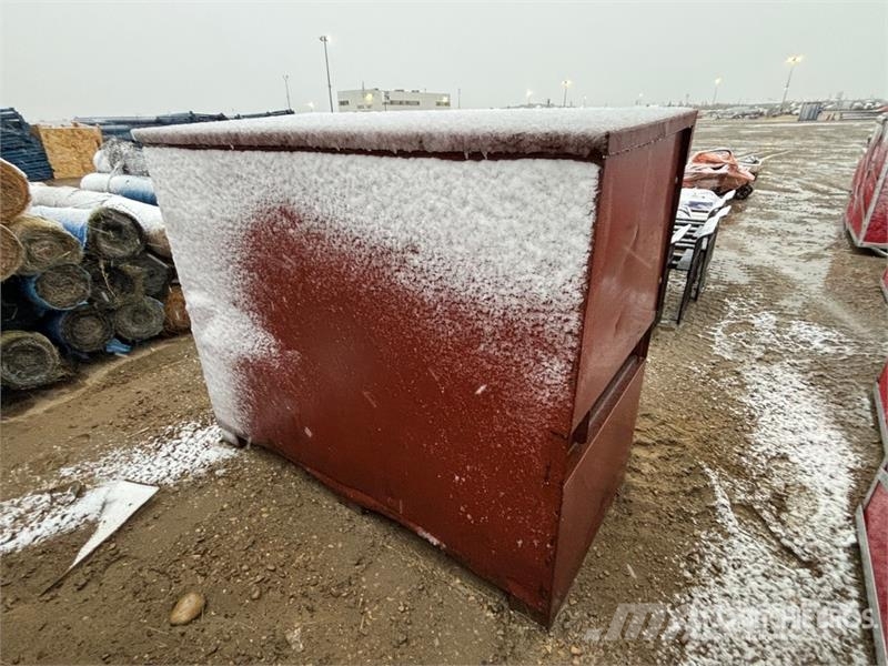  50 in x 30 in x 51 in Job Site Box مكونات أخرى