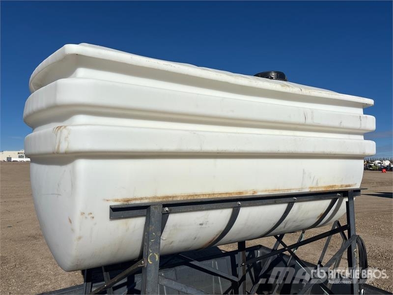 500 gal Poly Fuel Tank Polttoaine- ja lisäainesäiliöt
