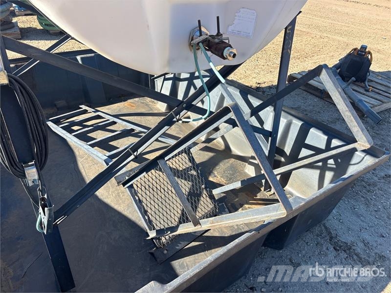 500 gal Poly Fuel Tank Polttoaine- ja lisäainesäiliöt