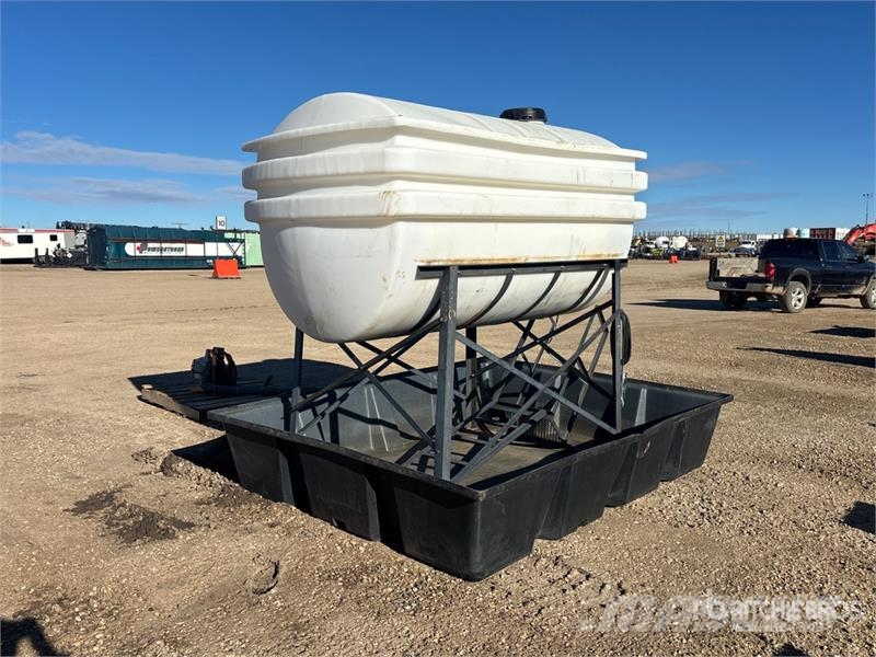 500 gal Poly Fuel Tank Polttoaine- ja lisäainesäiliöt