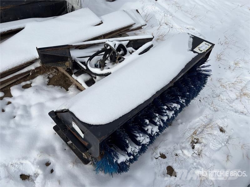 51 in Angle Skid Steer Broom Spazzole