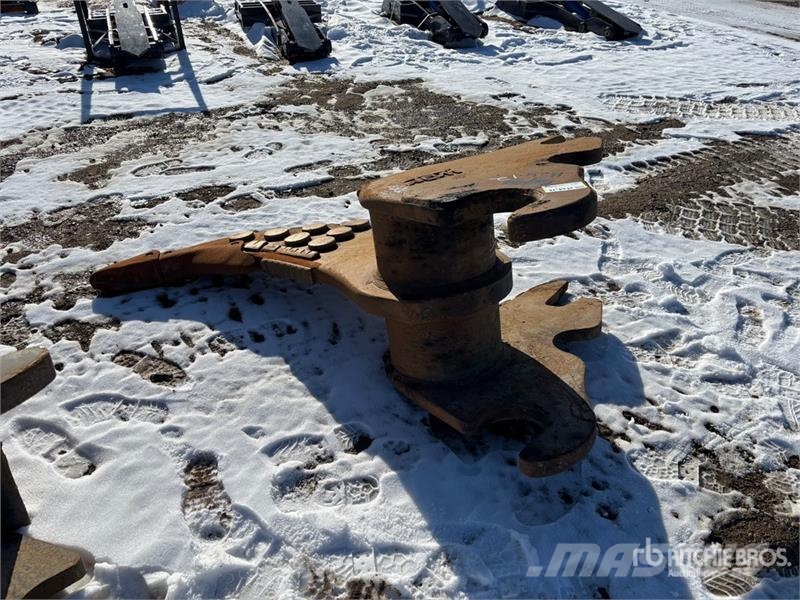  51 in Excavator Ripper - Fits Cat 349FL خداشات