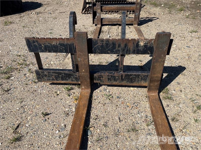 54 in Wheel Loader Forks - Fits Cat 420FIT Gabeln