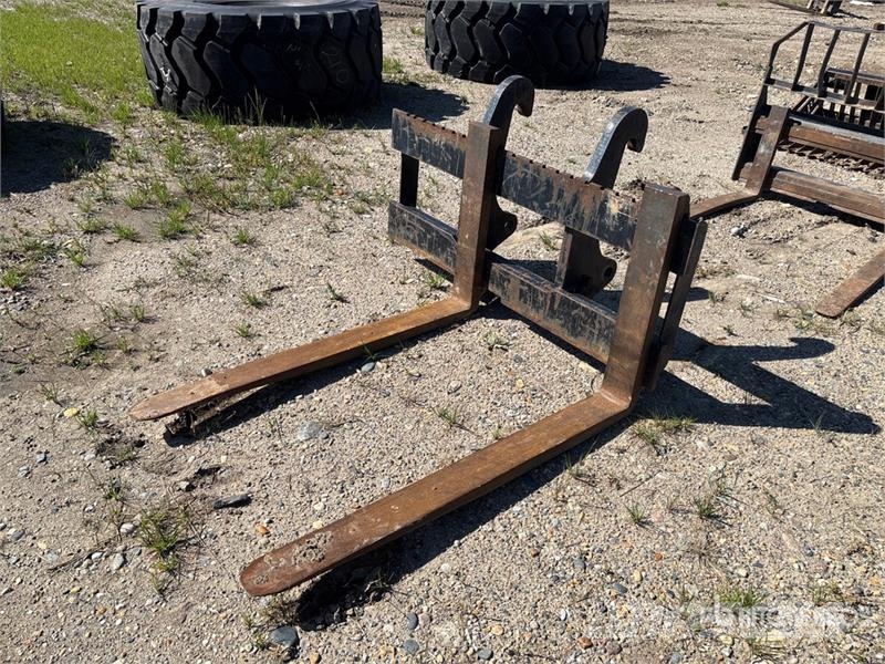 54 in Wheel Loader Forks - Fits Cat 420FIT Gabeln