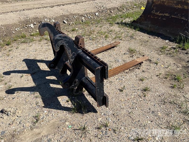 54 in Wheel Loader Forks - Fits Cat 420FIT Gabeln