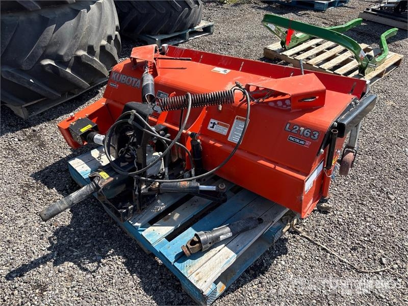 56 in Kubota L2163 Sweeper Attachment Süpürgeler