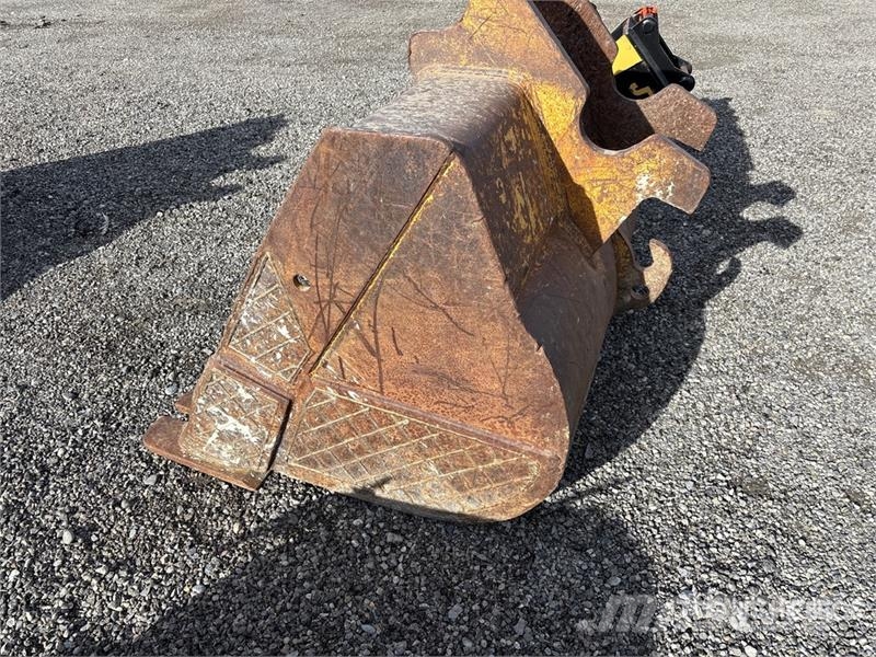  57 in Cleanup Excavator Bucket - Fits 150 Series Kanalak