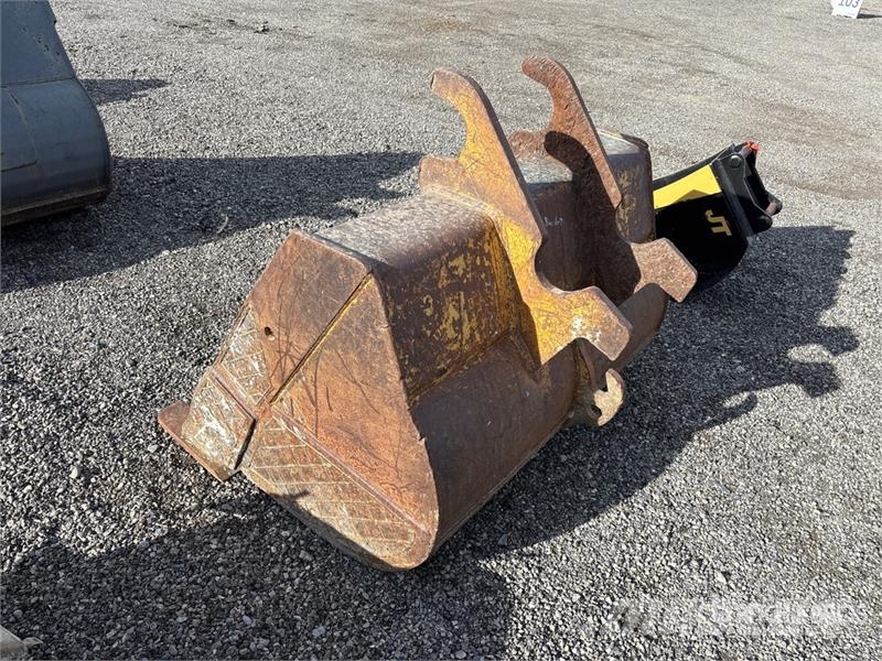  57 in Cleanup Excavator Bucket - Fits 150 Series Kanalak