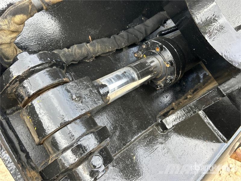  59 in Q/C Hydraulic Tilting Twist off CAT 321 D Bu دلاء