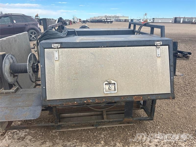  6 ft Welding Deck Body شاحنات أخرى