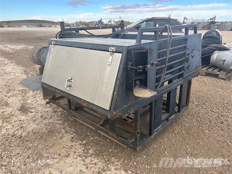  6 ft Welding Deck Body شاحنات أخرى