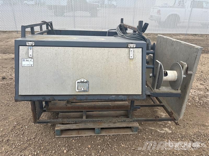  6 ft Welding Deck Body شاحنات أخرى