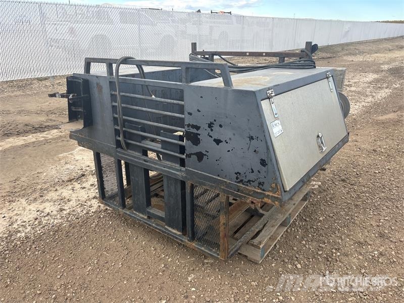  6 ft Welding Deck Body شاحنات أخرى
