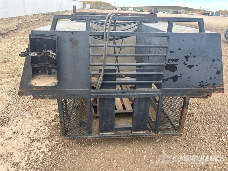  6 ft Welding Deck Body شاحنات أخرى