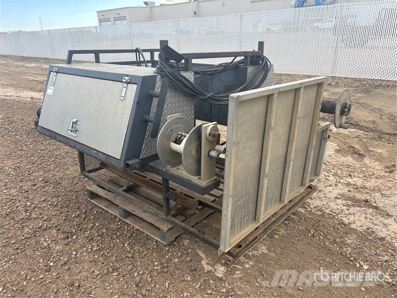  6 ft Welding Deck Body شاحنات أخرى
