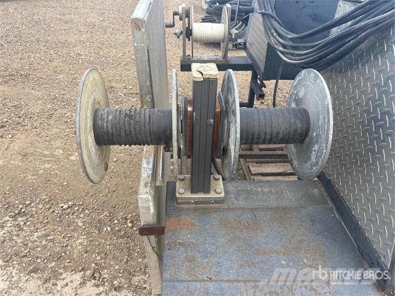  6 ft Welding Deck Body شاحنات أخرى