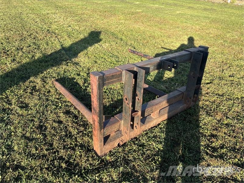  60 in Bale Forks ملحقات أخرى للجرارات