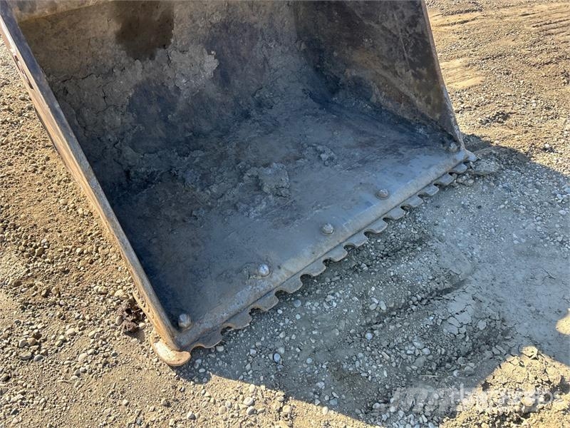  60 in Cleanup Excavator Bucket - Fits John Deere 1 Ковші