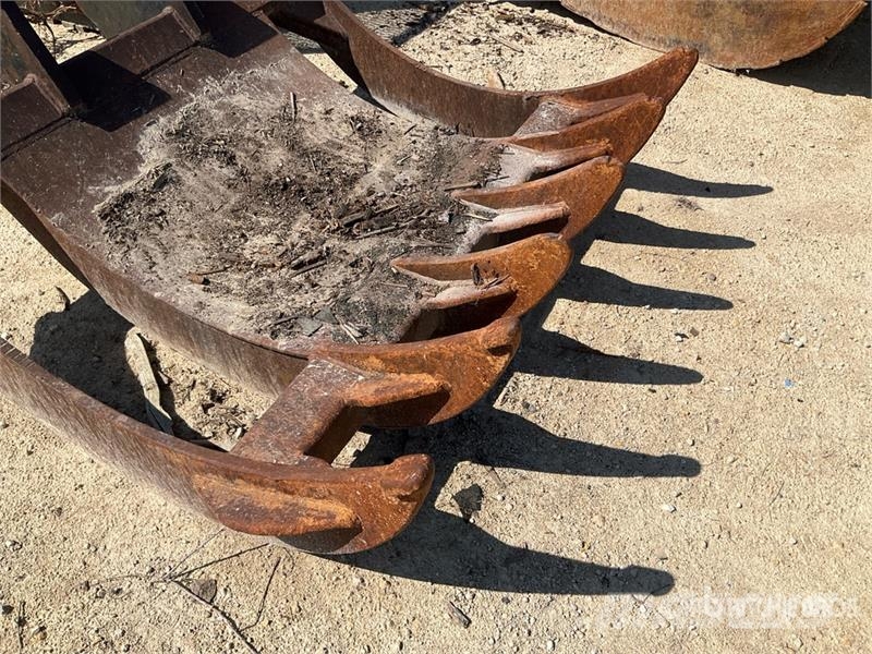 60 in Excavator Rake Ancinho virador