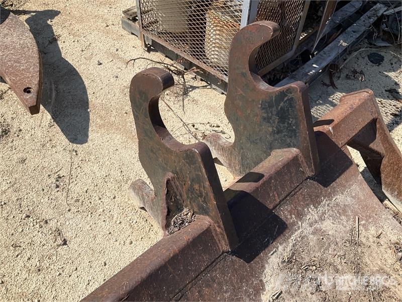 60 in Excavator Rake Ancinho virador