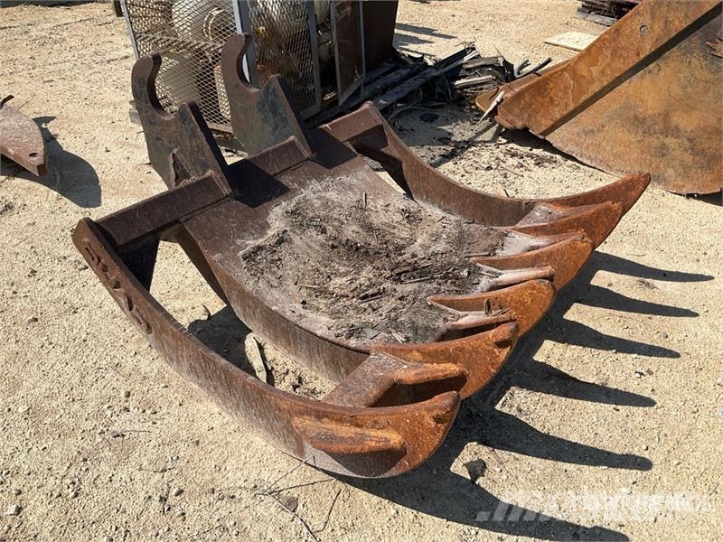 60 in Excavator Rake Ancinho virador