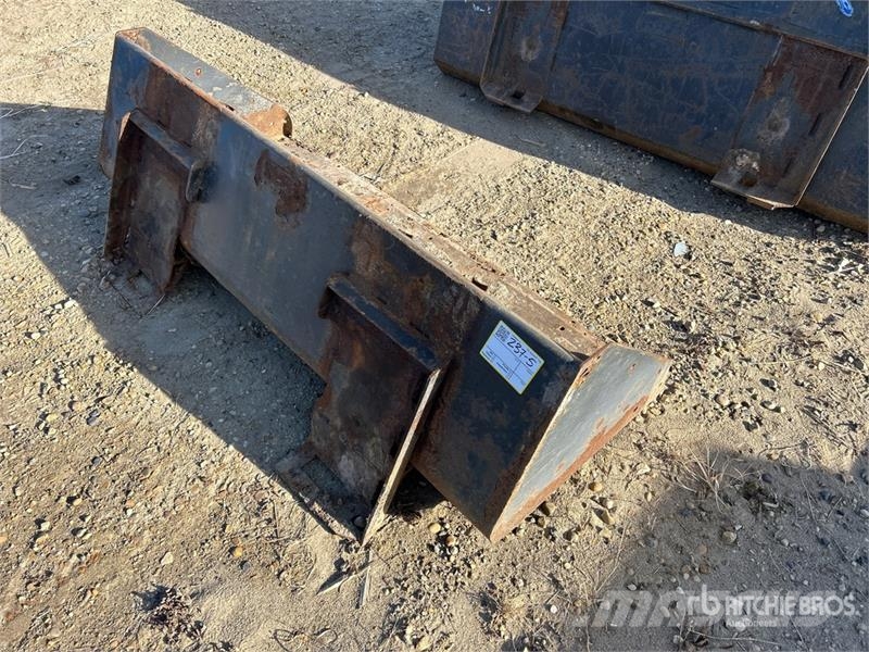  60 in General Purpose Skid Steer Bucket - Fits Bob Žlice
