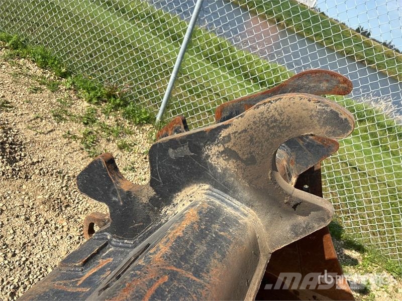 60 in Q/C Cleanup Excavator Bucket Godet